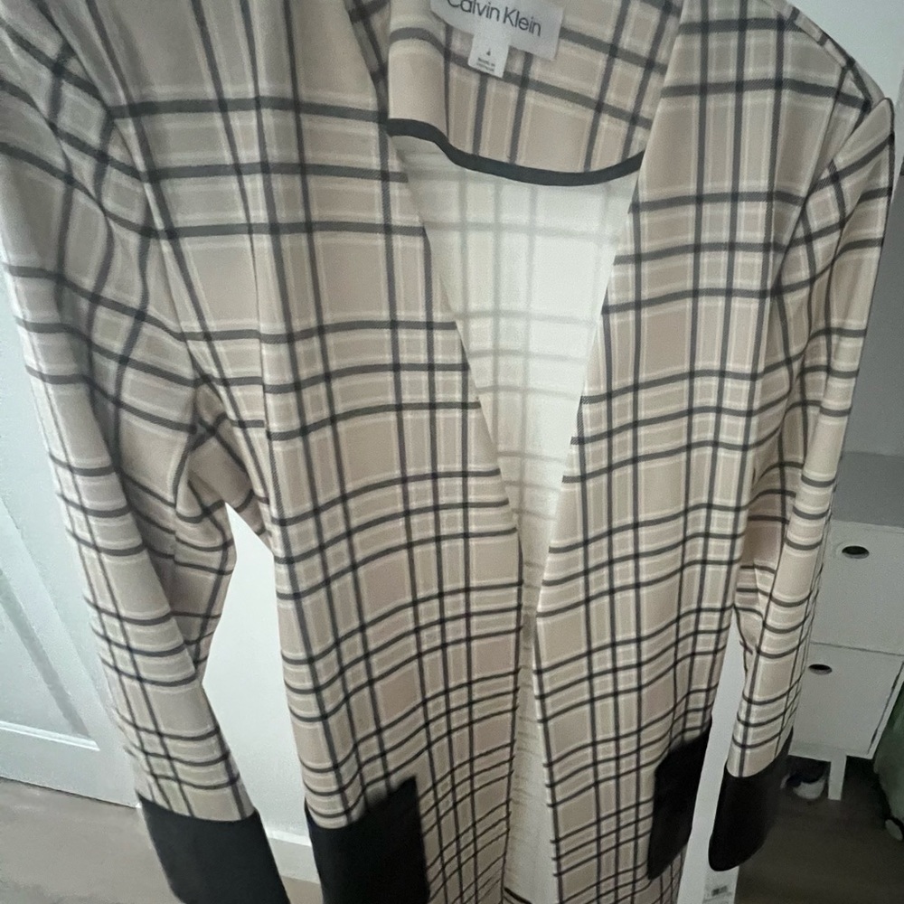 NWT - Calvin Klein Women's Trench Coat - Black and Cream